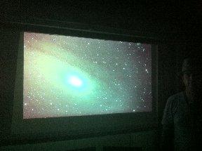 M31在道后方屏幕投影
